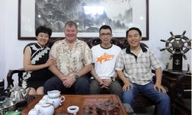 世界第一生命教練、全然心理學(xué)創(chuàng)始人杰夫·艾倫一行到我公司參觀
